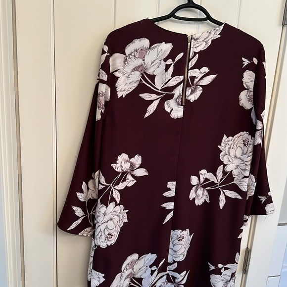 Plum floral dress - Picture 2 of 3